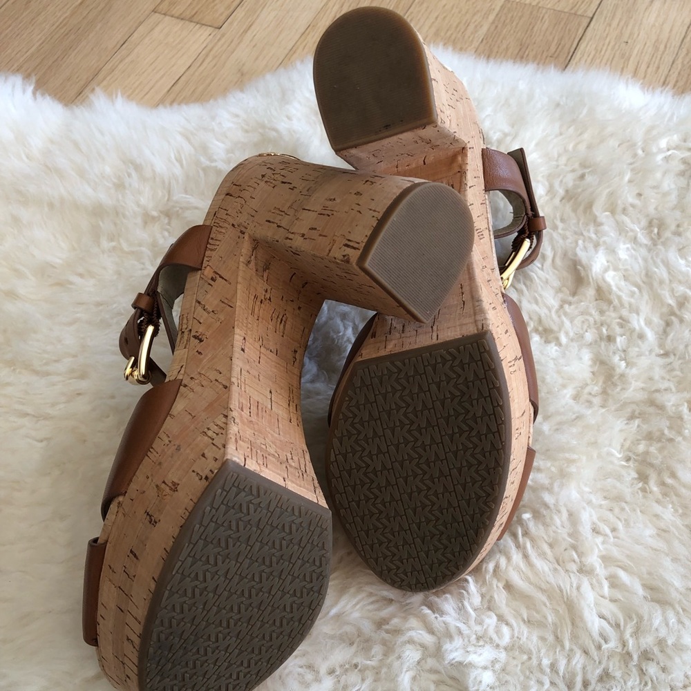 MICHAEL Michael Kors Brown Vintage Block Heels - Picture 3 of 8
